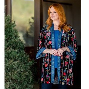 Pioneer woman velvet cardigan L/XL NWT Brand new